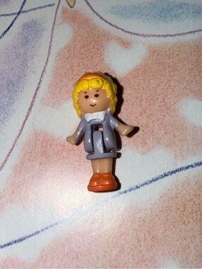 Polly Pocket Figure